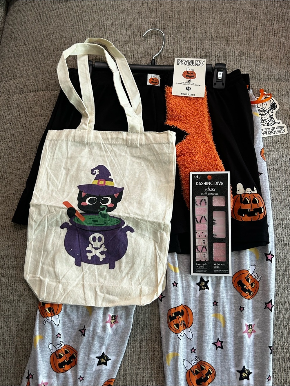 Peanuts Halloween canvas and Pajama Set